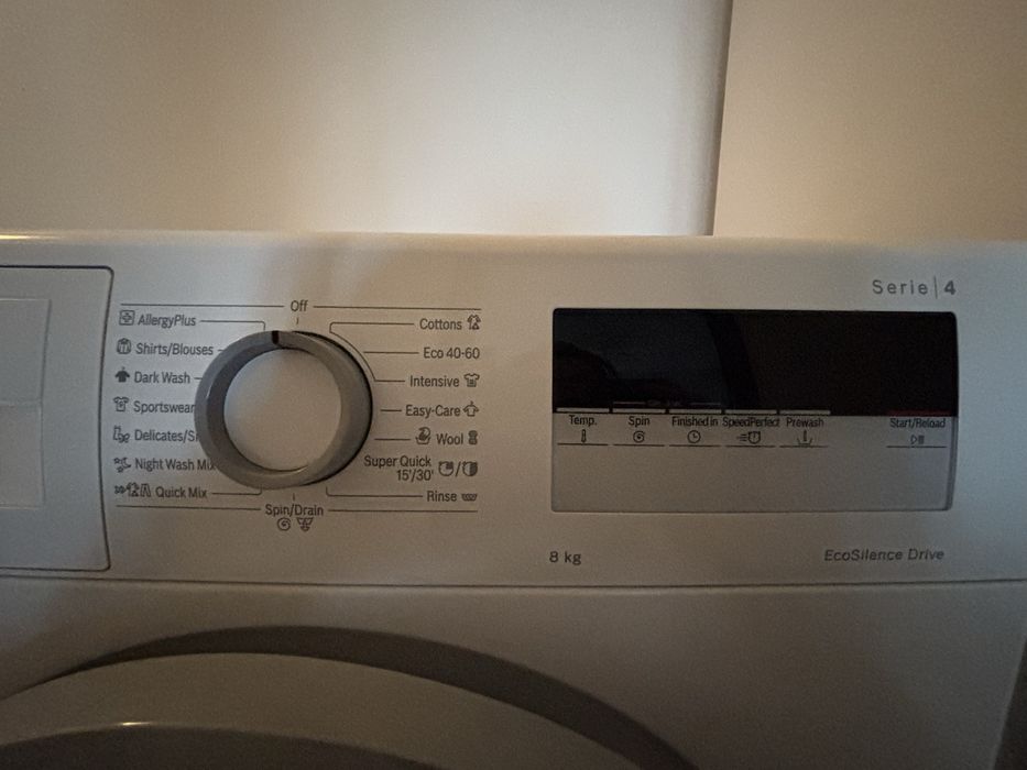 Pachet electrocasnice: Mașină de spălat Bosch + Frigider Sharp