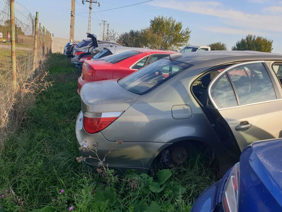 Dezmembrez  BMW  525