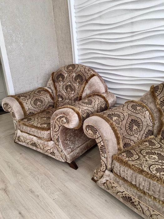 Срочно диван 200тысяч. тг.