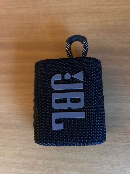 Блутут колонка JBL