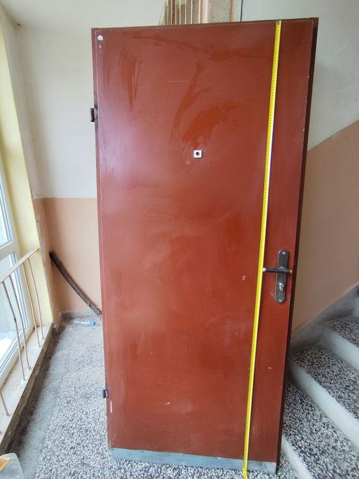 Желязна входна врата