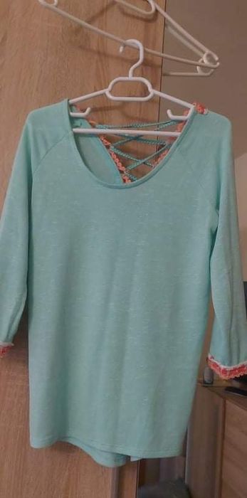 Vând bluze mărimea S/M