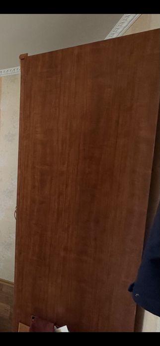 Продам шкаф высокий
