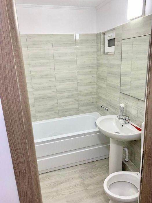 Vand apartament  3 camere
