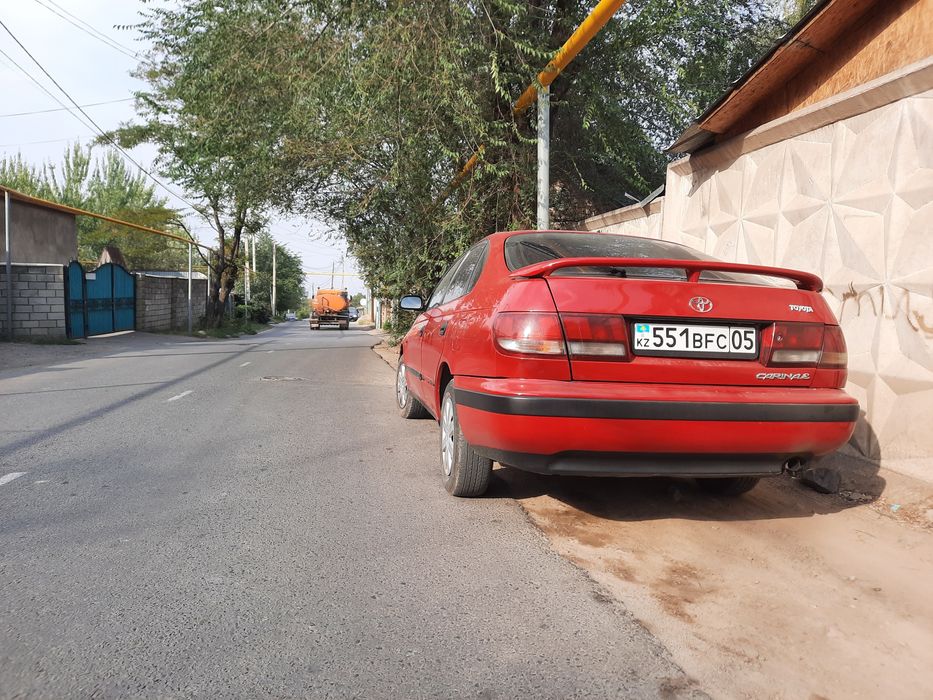 Toyota Carina e 1996 года