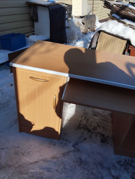 Стол компьютерный