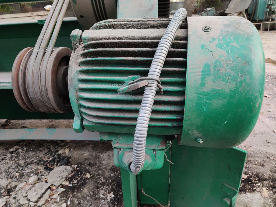 СРОЧНО! Гильотина продается.чисто электрическая  .без воздуха и без г