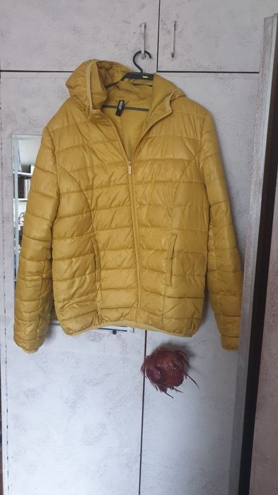 Ярко жълто яке. Немско.