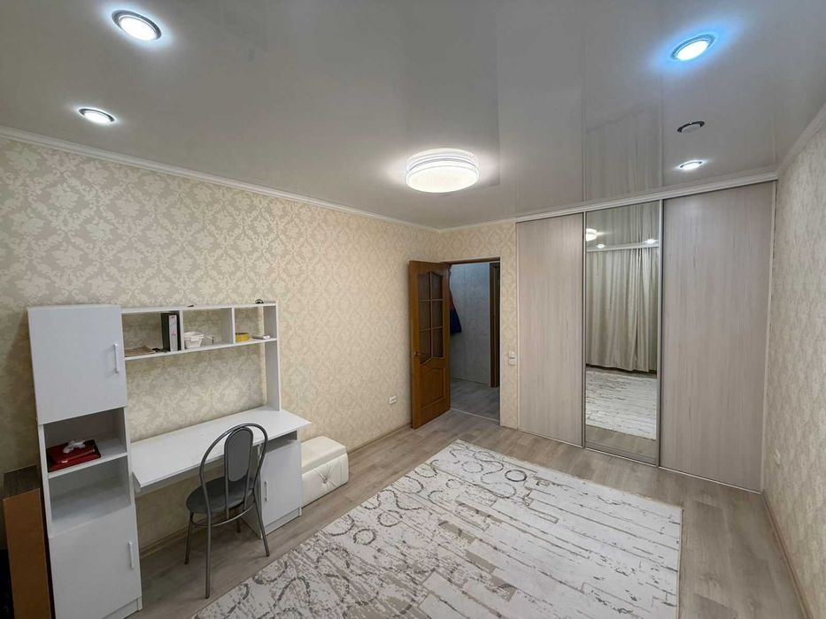 продается 2 ком квартира район Жазира