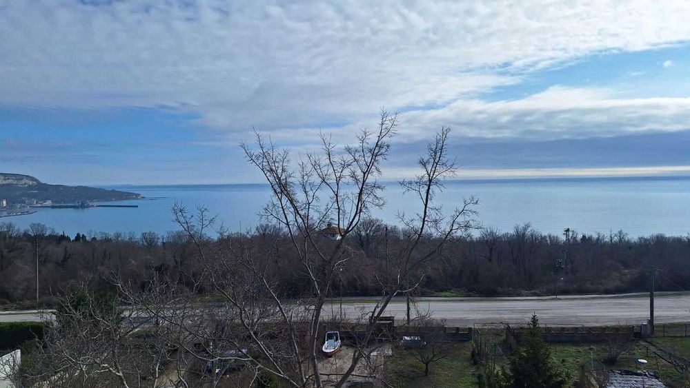 Триетажна вила в Балчик