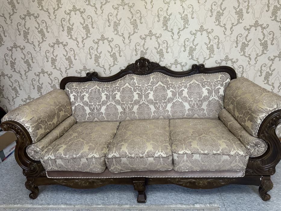 Диваны и кресло в отличном состояний продам