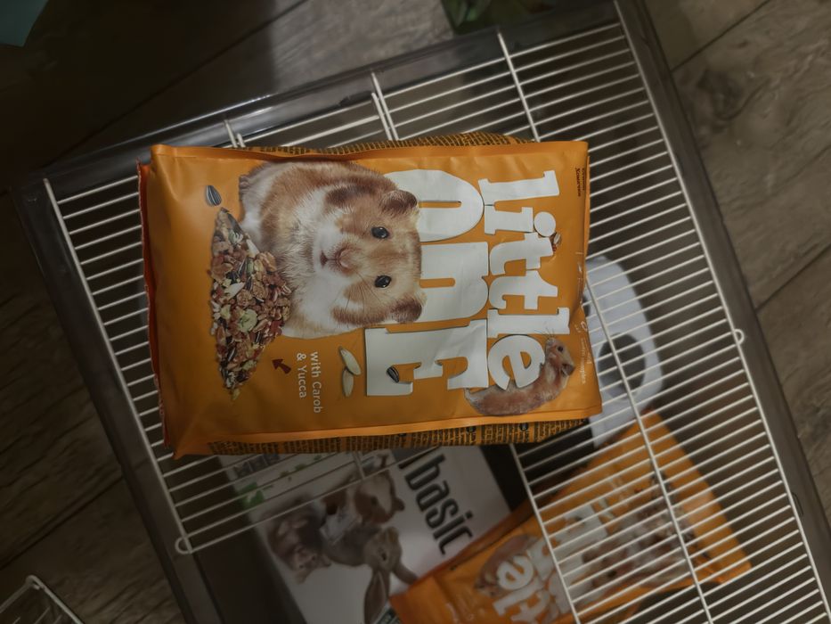 Клетка для хомяка + корм и наполнитель