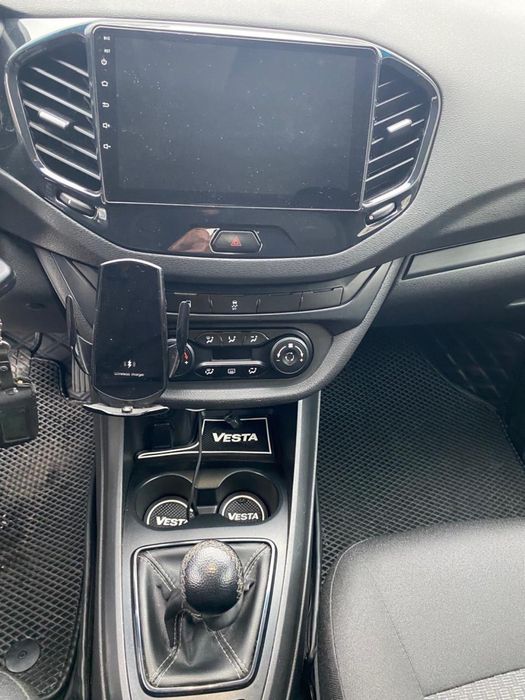 Продам Весту 2019г