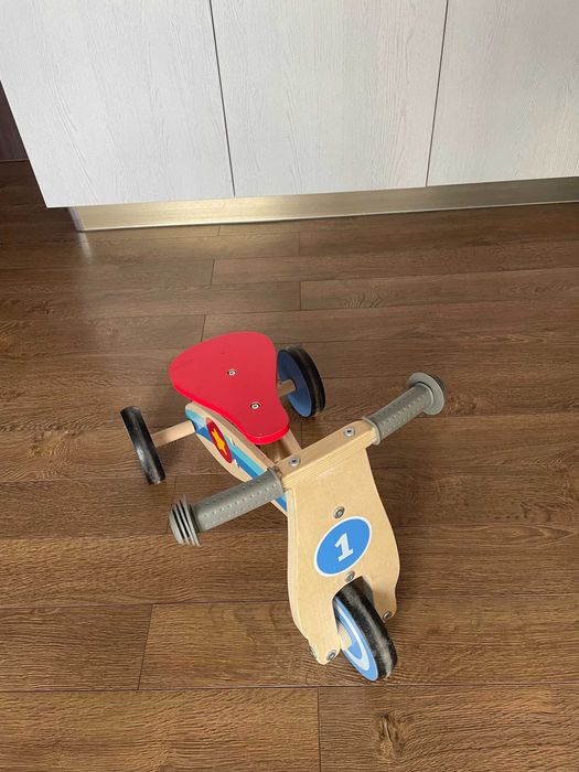 Дървена триколка