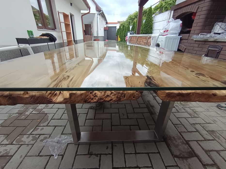 Masă rustica cu sticla de 12 persoane