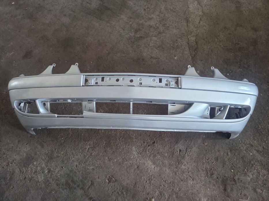 Предна броня за CLK W208