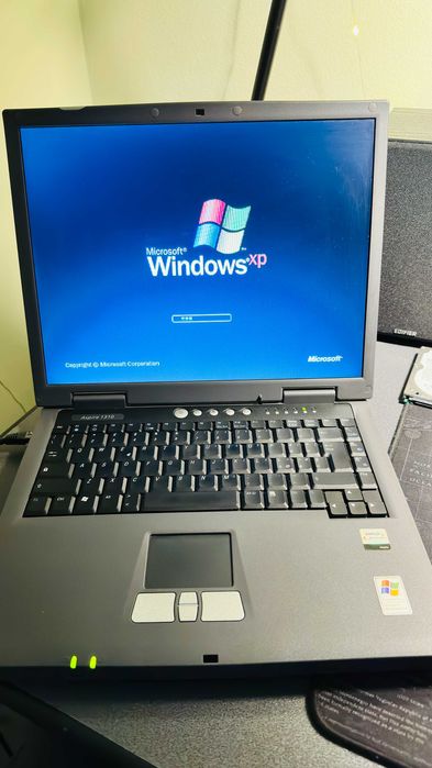 Laptop vintage Acer Aspire 1310 Athlon XP Barton