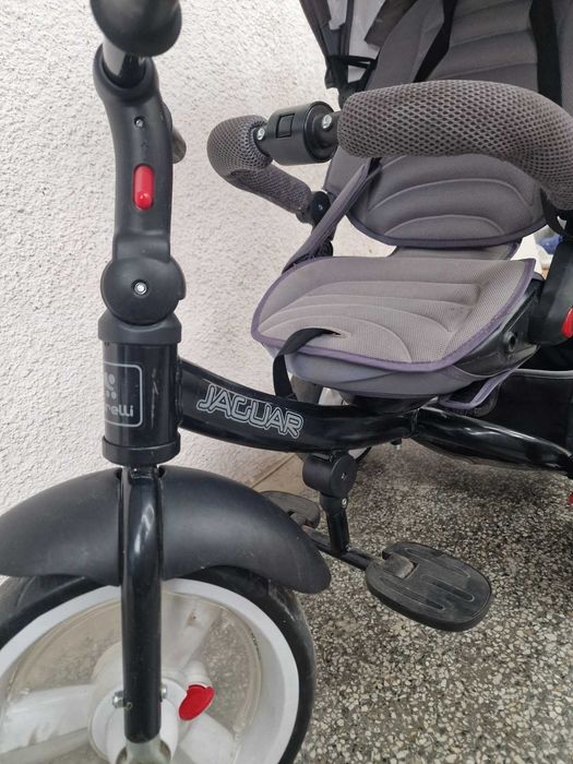 Продавам триколка Lorelli Jaguar