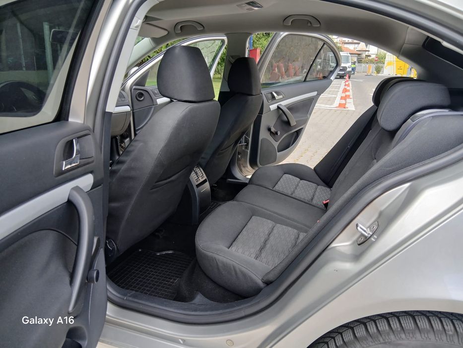 SKODA Octavia 2011 — imagine 5