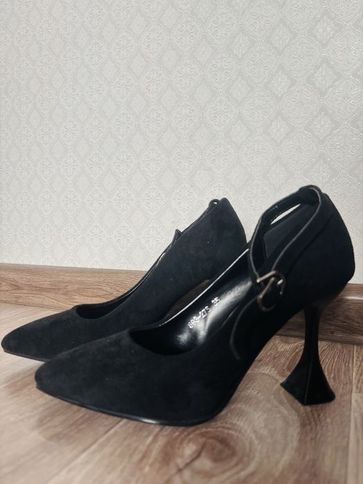 Туфли новые 35 рр замш