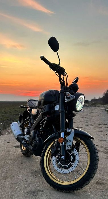 Motocicleta Yamaha XSR Legacy 125 cmc