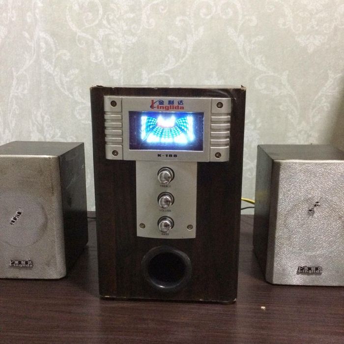 Японский буфер с колонками