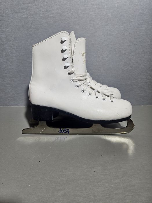 Patine 3054 gheata patinaj artistic   CCM  marime  37  ( 24,5   cm lungime interioara).