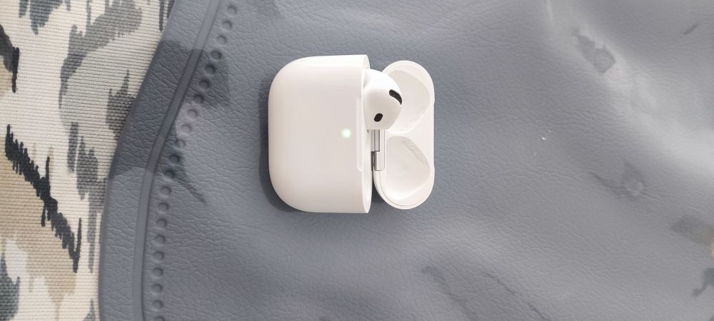 Продам airpods3  левый