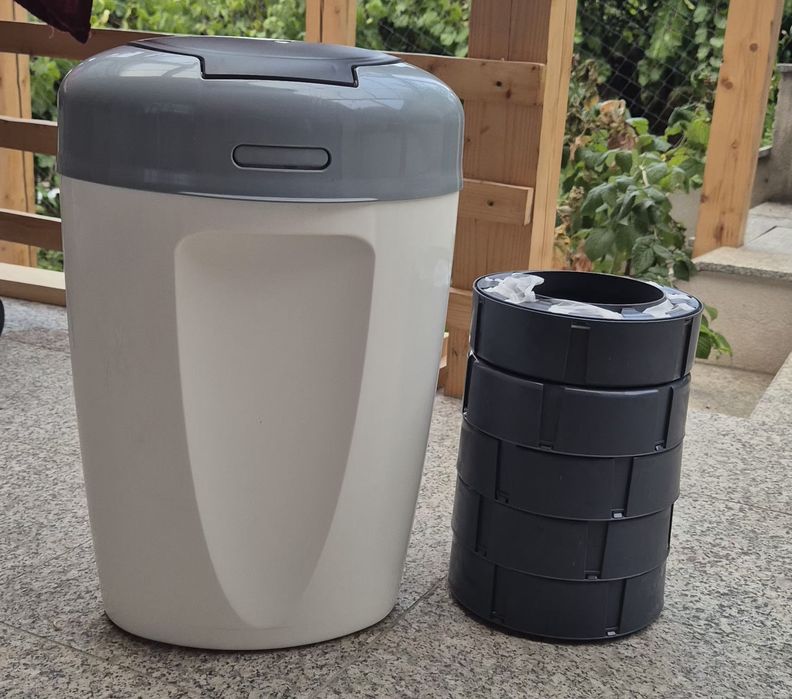 Vand Pachet Cos pentru scutece Tommee Tippee Sangenic