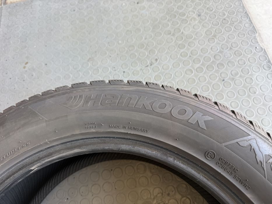 2бр. ЗИМНИ ГУМИ С Борд 235/55R/18 -HANKOOK- DOT:3617- 3.6мм. *40€ Комплект*