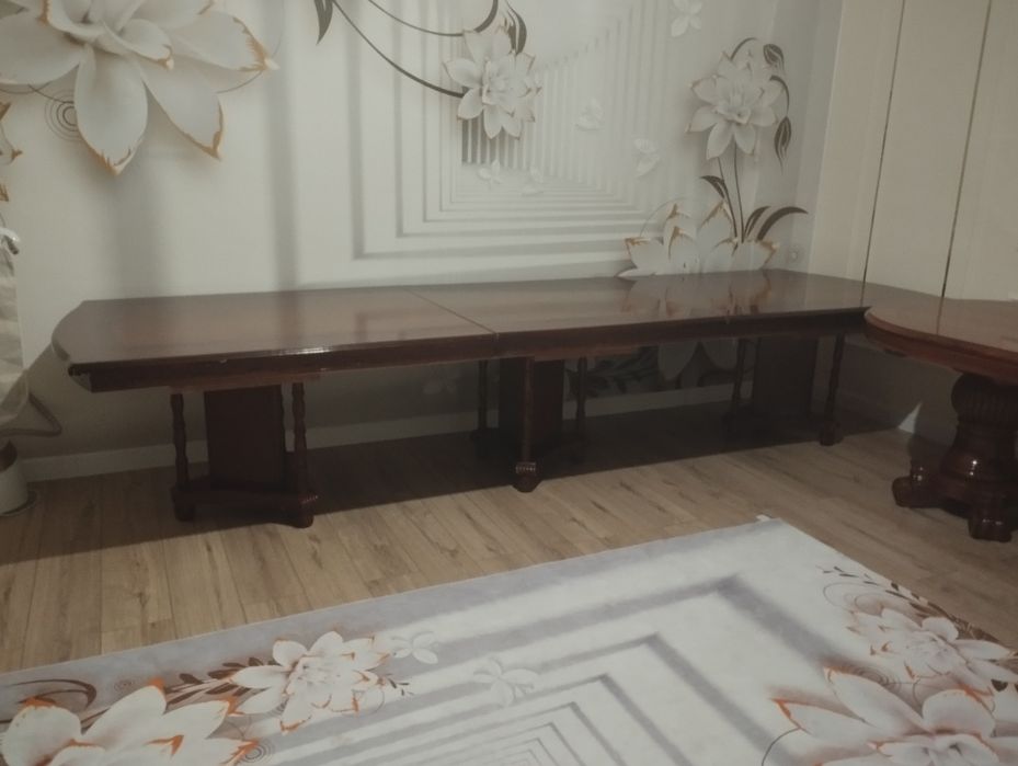 Продам стол гостинный