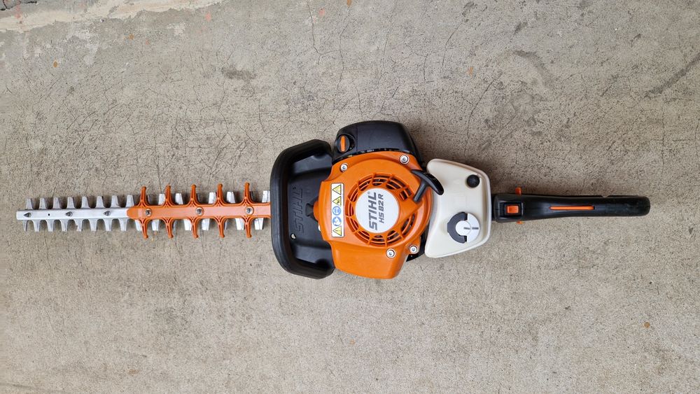 Foarfeca de tuns gard viu stihl HS 82r.