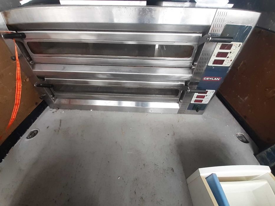 Профисионална фурна за пици