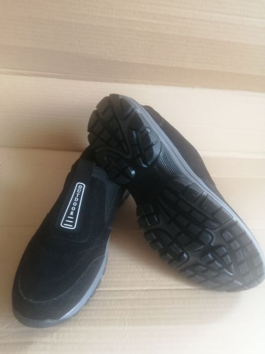 Нови мъжки маратонки.