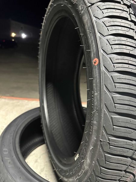 Нови Всесезонни Гуми Arivo Carlorful A/S 235/40R18 95W XL Нов Dot