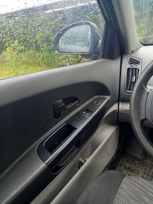 Vând kia ceed Masina întreținută! Personala AC funcțional 4 geamuri