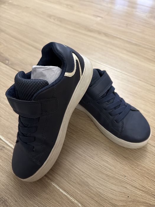 Продам детские мокасины