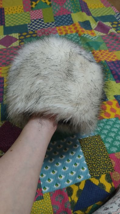 Дамска зимна  шапка от изкуствен косъм