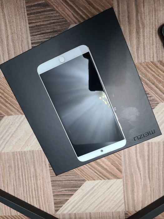 Meizu Мейзу 15 lite 32gb