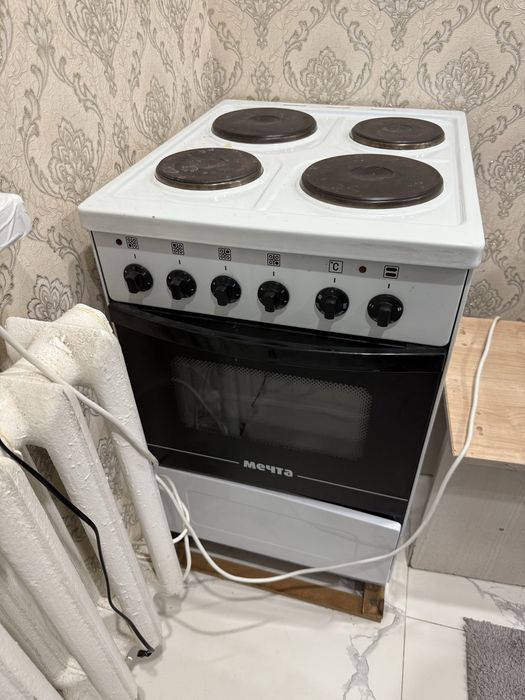 Продам электрическтй плита Мечта