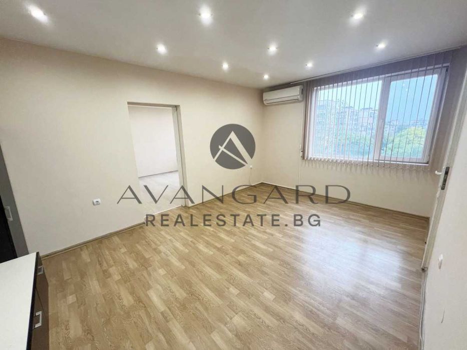 оф.24166 Двустаен с три отделни стаи/ Изгрев