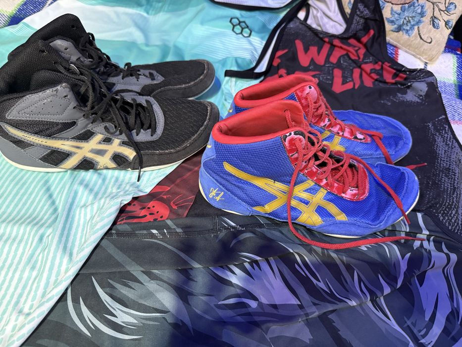 Борцовки asics различни размери