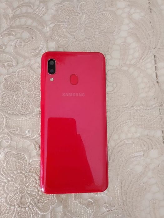 Смартфон Samsung A20