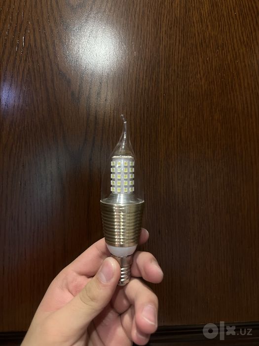 Светодиодная лампа E14 продам не дорого 12 ватт