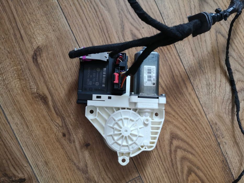 МЕХАНИЗЪМ ел.стъкала от лява задна врата за seat leon 1P 2006г.