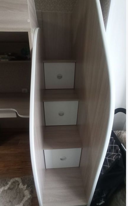 Детский уголок,кровать