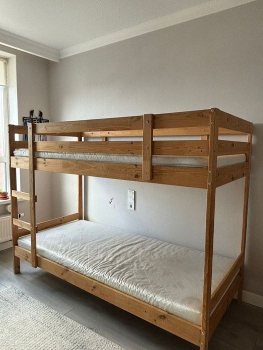 Продается двухъярусная детская кровать