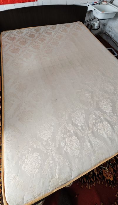 Кровать двухспальная