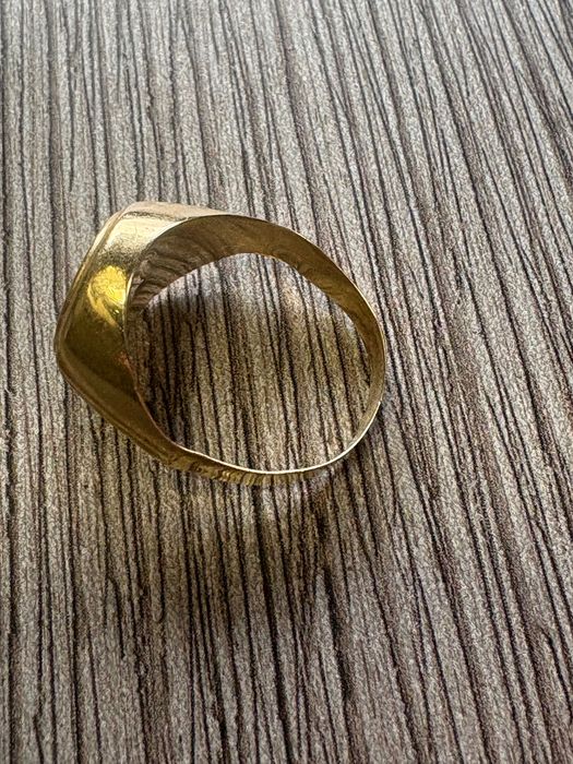 Златен мъжки пръстен