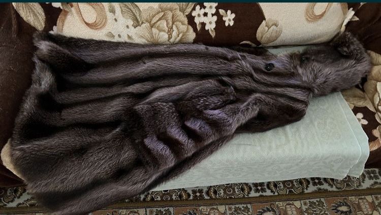 Норкавая шуба длинная.